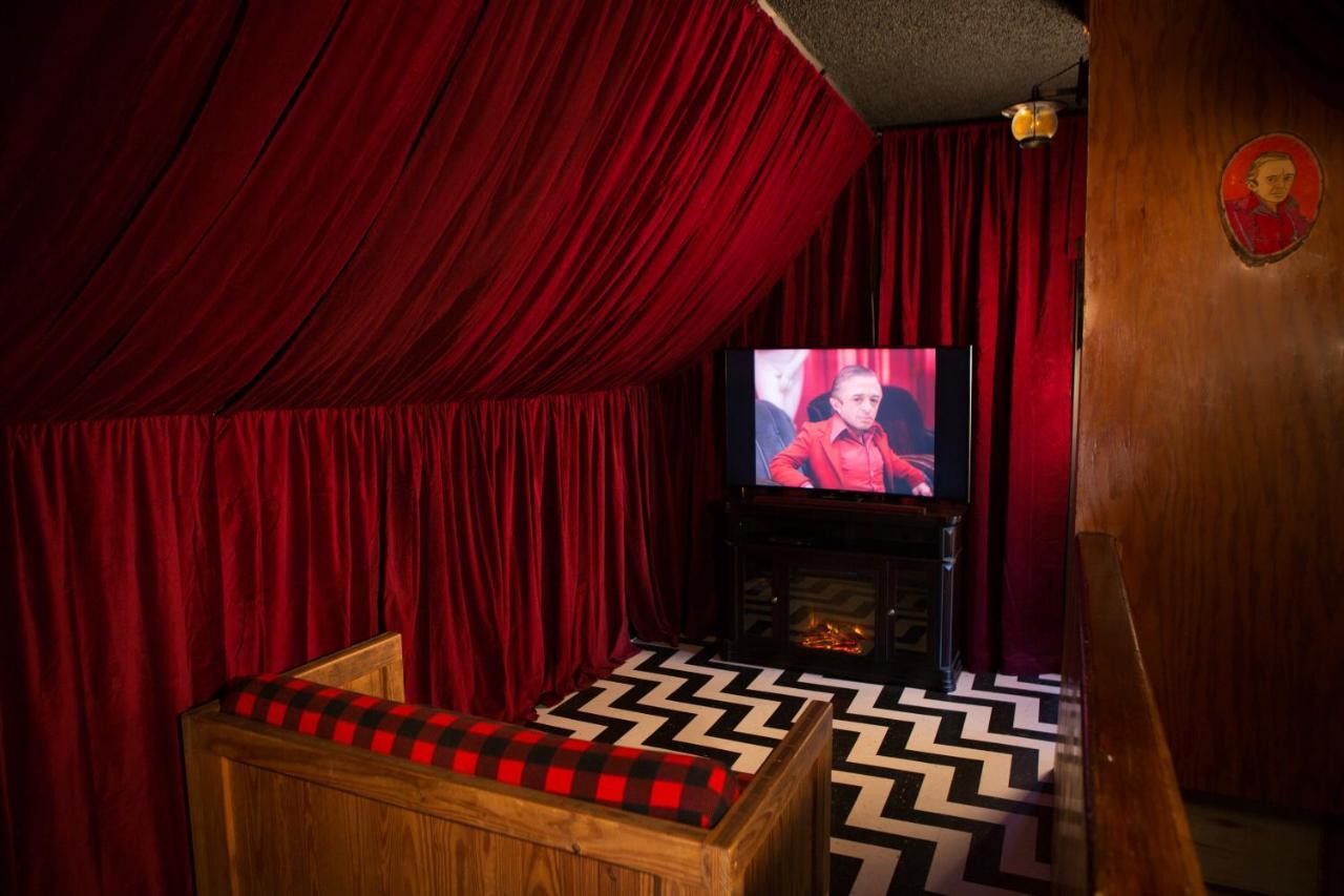 Hicksville Pines Chalets & Motel Idyllwild Zewnętrze zdjęcie